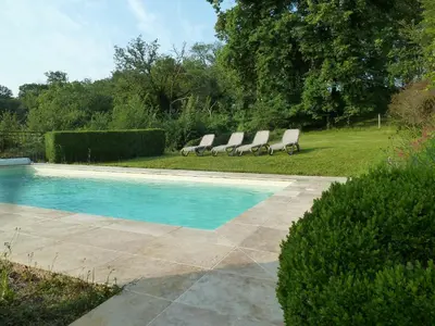 Piscine de l'établissement Maison indépendante avec Piscine privée proche Vallée Dordogne de Samedi à Samedi ou située à proximité