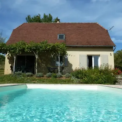 Maison indépendante avec Piscine privée proche Vallée Dordogne de Samedi à Samedi