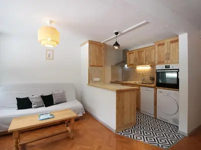 Cuisine ou kitchenette dans l'établissement Bel appartement F2 bis avec balcon et parking, Mont-Dore - FR-1-415-213