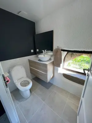 Salle de bains dans l'établissement The Combet Farm Exclusive retreat in lush nature