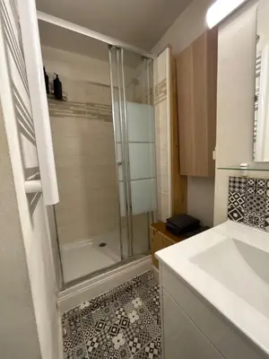 Salle de bains dans l'établissement Le relais - Limoges