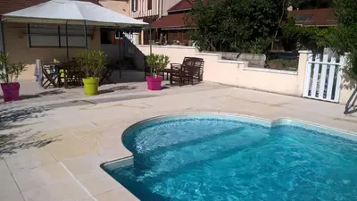 Piscine de l'établissement Gîte A l'orée des bois ou située à proximité