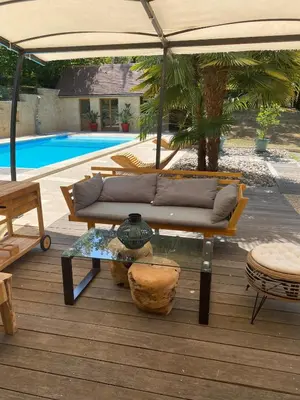 Piscine de l'établissement La Charmille ou située à proximité