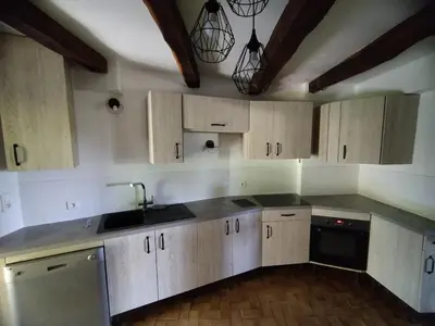 Cuisine ou kitchenette dans l'établissement Maison typique avec 3 chambres pour 6 à 8 personnes