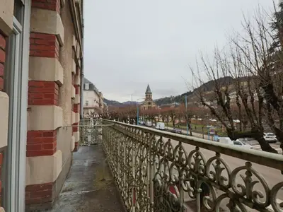 Balcon ou terrasse dans l'établissement Appartement 3* au cœur du Massif du Sancy, climatisé, jusqu'à 6 personnes - FR-1-858-38