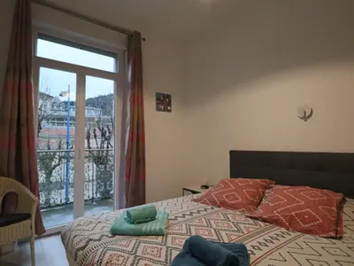 Un ou plusieurs lits dans un hébergement de l'établissement Appartement 3* au cœur du Massif du Sancy, climatisé, jusqu'à 6 personnes - FR-1-858-38