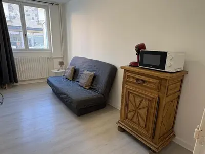 Télévision ou salle de divertissement dans l'établissement Appartement du Souvenir BIS Confort et Centre ville