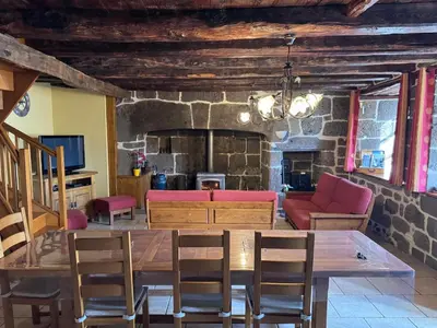 Coin salon dans l'établissement Le relais de Lustrande