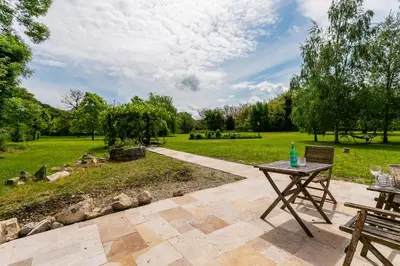 Jardin de l'établissement Gîte - Laroche Martel