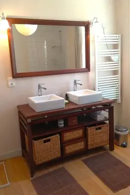 Salle de bains dans l'établissement Oustal Laval