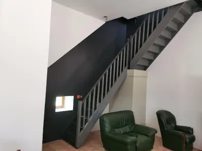 Coin salon dans l'établissement Gîte de la Châtaigneraie
