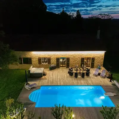 Piscine chauffée et jacuzzi - 4 adultes 4 enfants