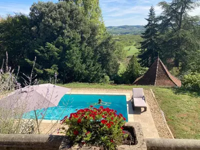 Piscine de l'établissement La Douime ou située à proximité