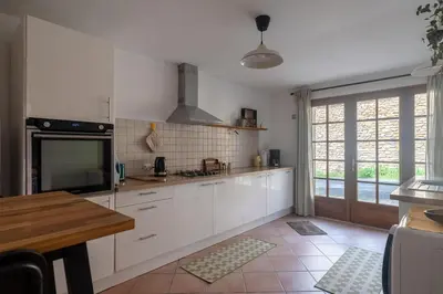 Cuisine ou kitchenette dans l'établissement La Douime
