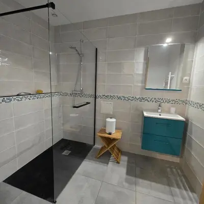 Salle de bains dans l'établissement Le Mas Viscomteaux