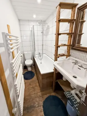 Salle de bains dans l'établissement Charmante maison montagnarde - Vue panoramique