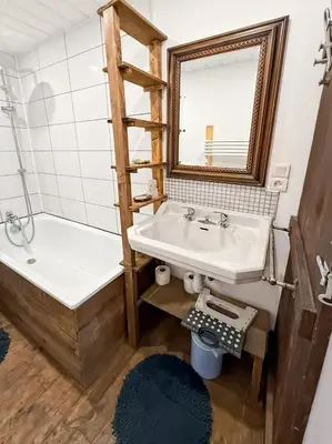 Salle de bains dans l'établissement Charmante maison montagnarde - Vue panoramique
