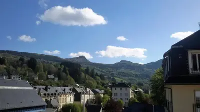 Vue générale sur la montagne ou vue sur la montagne depuis la maison de vacances