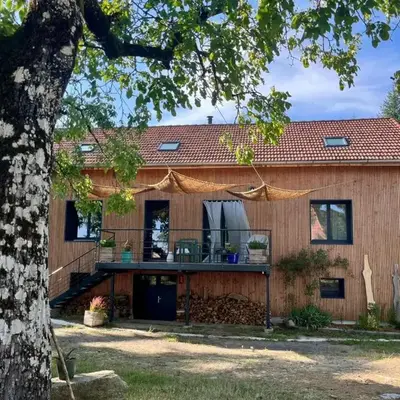 Hilltop Haven in Parlan