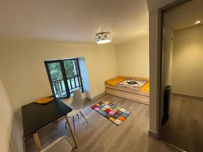 Coin salon dans l'établissement Gîte fonctionnel sur le Plateau de Millevaches