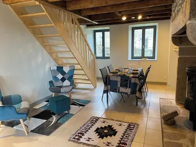 Coin salon dans l'établissement Gîte fonctionnel sur le Plateau de Millevaches