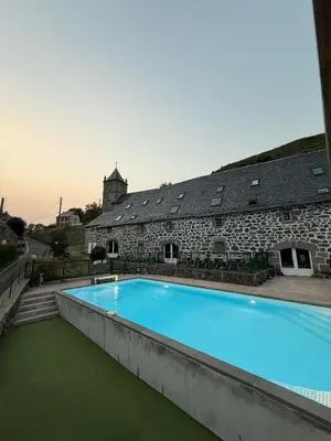 Piscine de l'établissement Le Domaine Belinay ou située à proximité