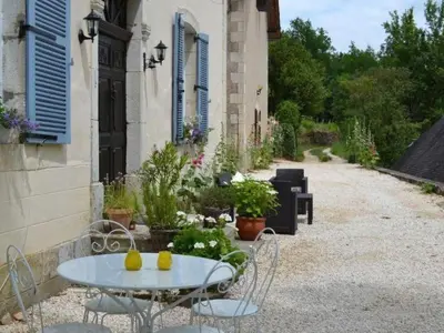 Jardin de l'établissement Holiday Home in Souillac mit Gemeinschaftspool by Interhome