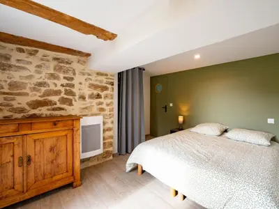 Un ou plusieurs lits dans un hébergement de l'établissement Holiday Home Domaine Les Haut mit eigenem Garten by Interhome