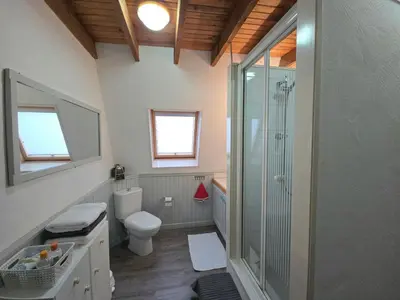 Salle de bains dans l'établissement Holiday Home Geräumiges Ferienhaus mit Charme in der Dordogne by Interhome
