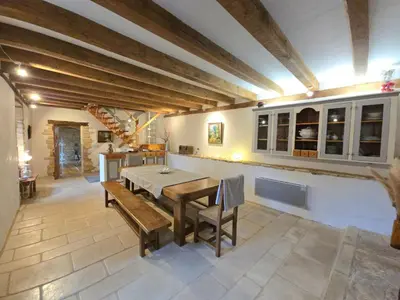 Coin salon dans l'établissement Holiday Home Geräumiges Ferienhaus mit Charme in der Dordogne by Interhome