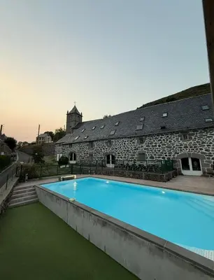 Piscine de l'établissement Le Domaine Belinay ou située à proximité