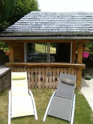 Jardin de l'établissement Logement à côté de la station de ski le Lioran dans le Cantal