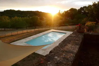 Piscine de l'établissement La Mondee ou située à proximité