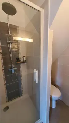 Salle de bains dans l'établissement La maison des gorges de la Maronne