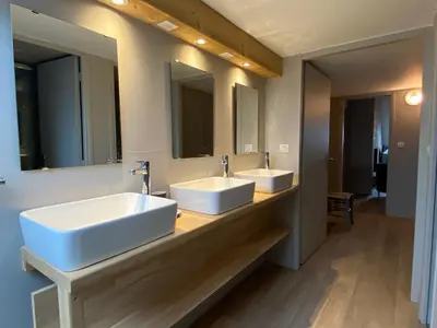 Salle de bains dans l'établissement la grange des roches