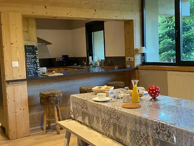 Cuisine ou kitchenette dans l'établissement la grange des roches