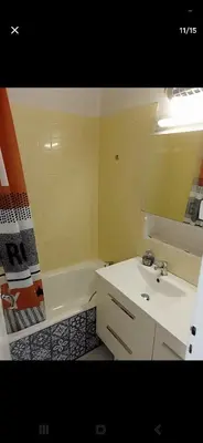 Salle de bains dans l'établissement Maison 2-4 personnes, vue sur le Sancy