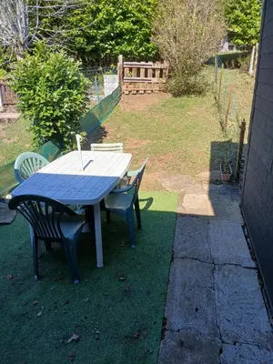 Jardin de l'établissement Maison 2-4 personnes, vue sur le Sancy