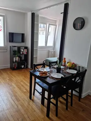 Télévision ou salle de divertissement dans l'établissement Appartement T1 Bis centre ville - cathédrale Limoges