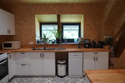 Cuisine ou kitchenette dans l'établissement plantes et sabots
