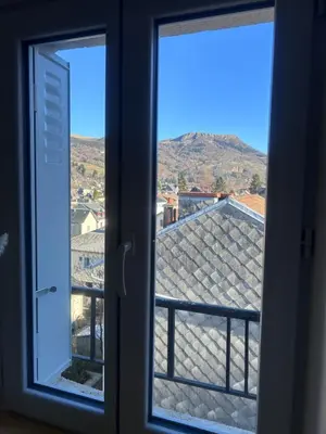 Vue générale sur la montagne ou vue sur la montagne depuis l'appartement