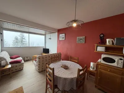 Coin salon dans l'établissement Bel Appartement T3, Rénové, 2 Chambres, Ski à 200m - FR-1-787-145