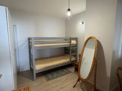 Un ou plusieurs lits dans un hébergement de l'établissement Bel Appartement T3, Rénové, 2 Chambres, Ski à 200m - FR-1-787-145