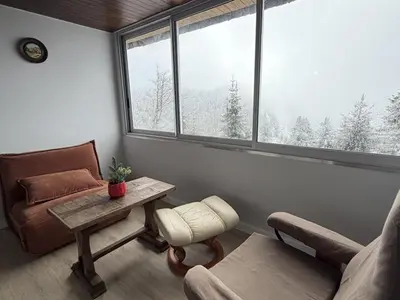 Coin salon dans l'établissement Bel Appartement T3, Rénové, 2 Chambres, Ski à 200m - FR-1-787-145