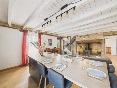 Plan de l'établissement Superbe maison avec piscine et jardin pour 8