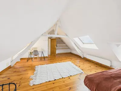 Un ou plusieurs lits dans un hébergement de l'établissement Superbe maison avec piscine et jardin pour 8