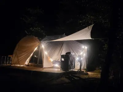 Plan de l'établissement Safari Tent DeLuxe - La Bohème - on Campsite in Saint Robert, Camping Florecer
