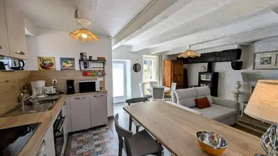 Cuisine ou kitchenette dans l'établissement Petit villetelle