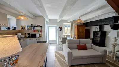 Cuisine ou kitchenette dans l'établissement Petit villetelle