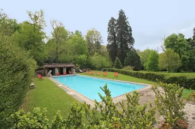 Piscine de l'établissement La maison du potager ou située à proximité